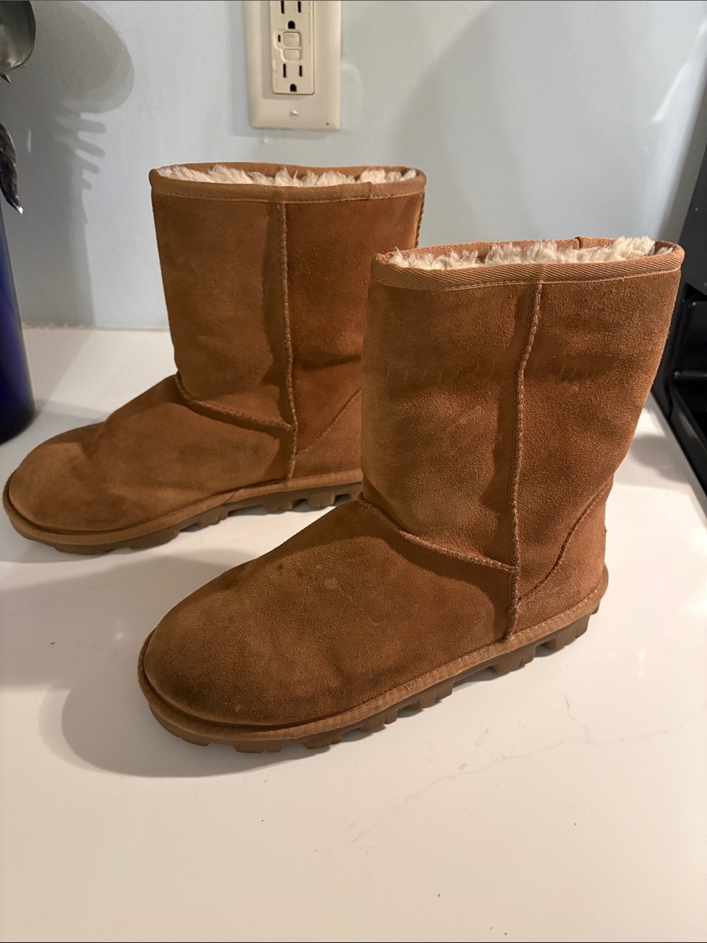 UGG Classic Short Suede Boots - Chestnut Brown